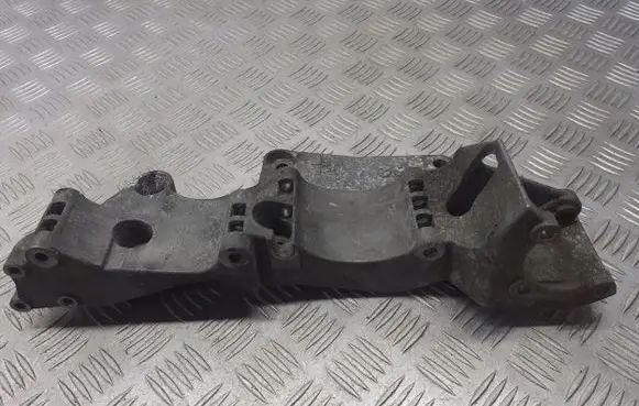 Volkswagen Golf IV Engine mounting bracket 045903143C