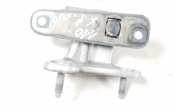 Mercedes-Benz E W212 Front door lower hinge A2047201737