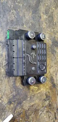Volvo XC70 Climate control unit 30782911