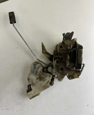 Nissan Terrano Rear door lock 8055301U61 89A520 8055301U6
