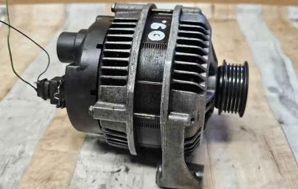 BMW 5 E39 Generator/alternator 7792092 A14S054 2542812A