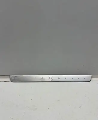 DS Automobiles 3 Crossback Front sill trim cover 98228142DX