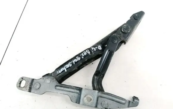 Audi A4 S4 B5 8D Tailgate/trunk/boot hinge 8d5827302a