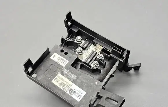 Ford Fiesta Fuse module H1BT14A094 H1BT14A094AE K1BT14290RLC