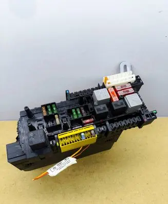 Mercedes-Benz C W204 Comfort/convenience module 2049060405 2045458732 2129028502