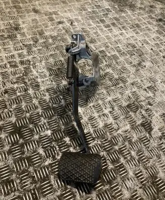 Mercedes-Benz ML W163 Brake pedal 1632901001 A1632901001