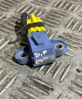 Volkswagen Golf Plus Airbag deployment crash/impact sensor 1K0955557A