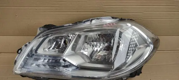 Suzuki SX4 S-Cross Headlight/headlamp 10017733