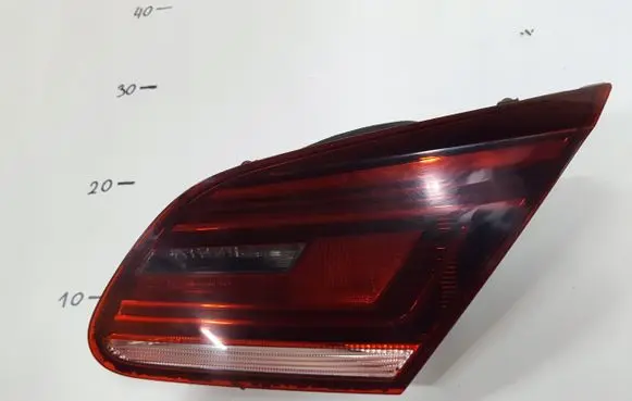 Volkswagen PASSAT CC Tailgate rear/tail lights