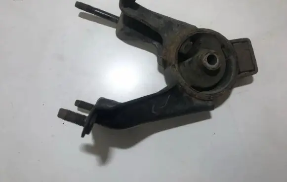 Toyota Corolla E120 E130 Engine mount bracket