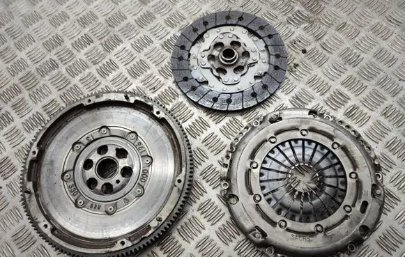 Volkswagen Golf Sportsvan Clutch set kit 04C141025R 04C141031H