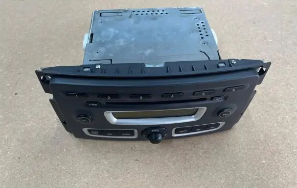 Smart ForFour I Radio/CD/DVD/GPS head unit A4518203779 PFD0008279