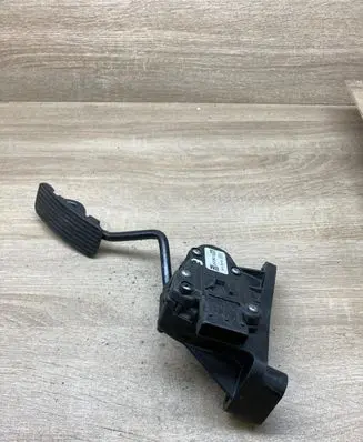 Opel Astra H Accelerator throttle pedal 9158010 6PV008113