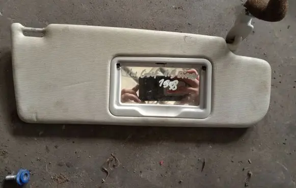 Skoda Octavia Mk1 (1U) Sun visor 8D0857552E