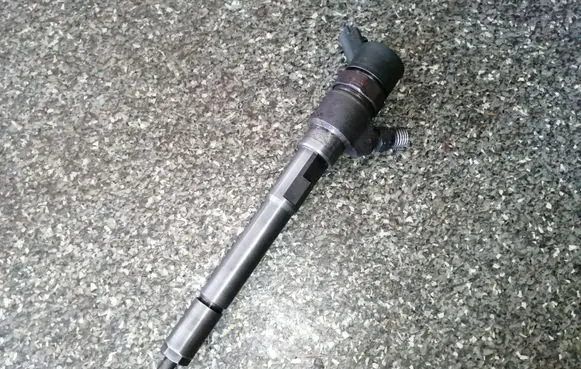 Hyundai Tucson LM Fuel injector 0445110258