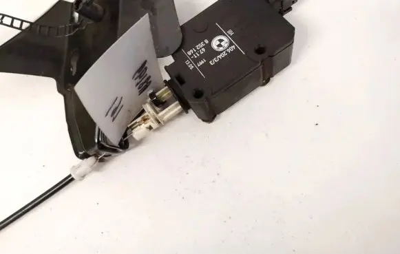 BMW 5 E39 Central locking motor 67118352168 6711-8352168