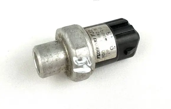Volkswagen PASSAT B5 Air conditioning (A/C) pressure sensor 8d0959482b