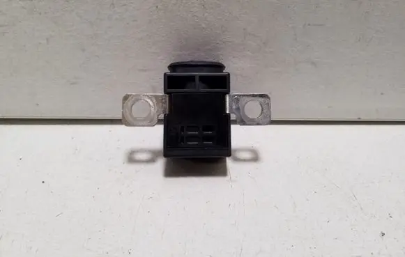 Audi TT TTS Mk2 Battery relay fuse 4F0915519
