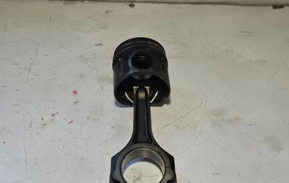 Ford Transit Piston with connecting rod H268X