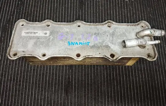 Volkswagen Golf VII Intercooler radiator 04E145749B