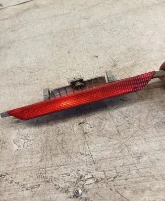 Toyota Avensis Verso Third/center stoplight P1208