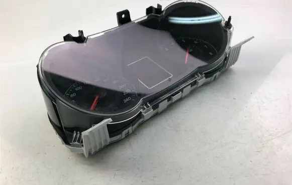 Mitsubishi Lancer VIII Speedometer (instrument cluster) 8100B127B K3708