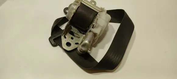 Toyota RAV 4 (XA30) Front seatbelt 7J082531