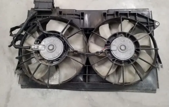 Toyota Corolla Verso E121 Radiator cooling fan shroud 1227507354 1680009180