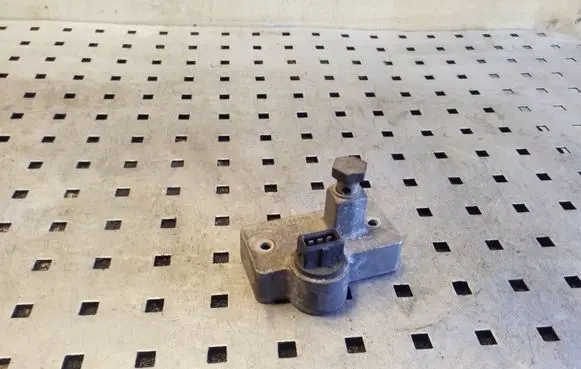 Audi A6 S6 C4 4A Air pressure sensor 0281002018