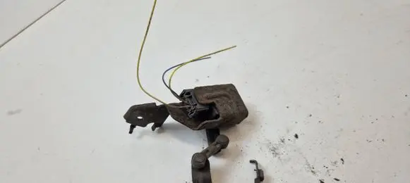 Headlight/headlamp level sensor