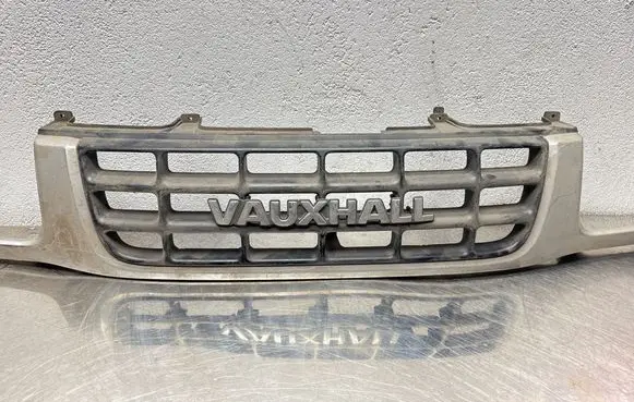 Opel Frontera B Front grill 07059827