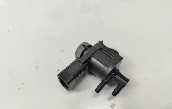 Volkswagen Tiguan Turbo solenoid valve 1K0906283A 2897E
