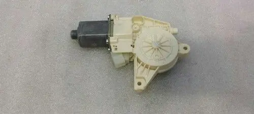 Mercedes-Benz E W212 Front door window regulator motor A2129066802