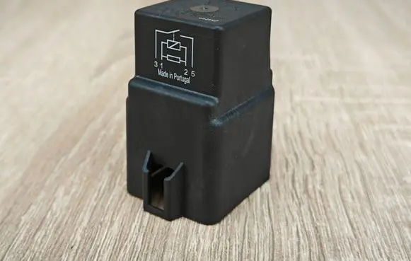 BMW 4 G22 G23 G24 G26 Coolant fan relay 9207913