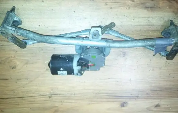 Seat Toledo I (1L) Front wiper linkage and motor 1j2955325yc