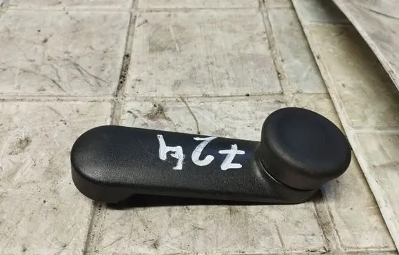 Opel Zafira A Rear door window winding handle 902471500430