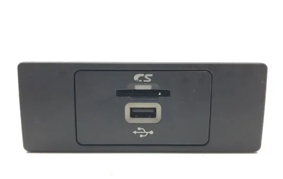 Ford Mondeo MK V USB socket connector GC3T-14F014-AA