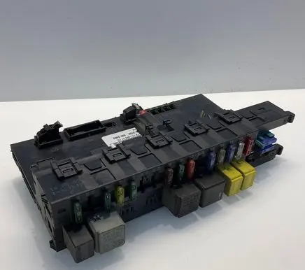 Mercedes-Benz C W203 SAM control unit 2035452401 A2035452401