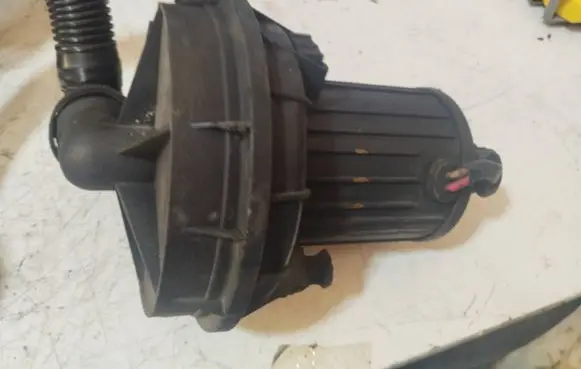 Volkswagen Touran I Secondary air pump 06A959253E