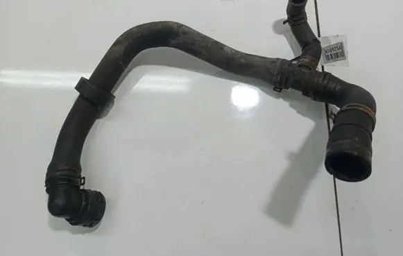 Skoda Superb B6 (3T) Engine coolant pipe/hose 