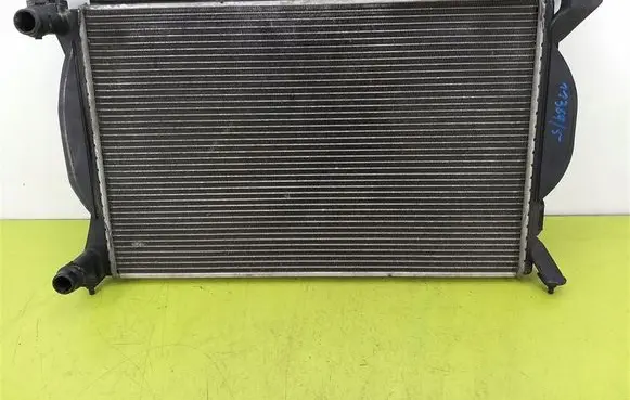 Audi A4 S4 B6 8E 8H Coolant radiator