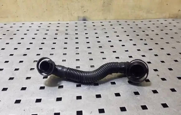 Audi Q7 4L Breather/breather pipe/hose 059103221AL