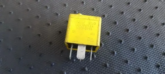 Ford Mondeo MK I Other relay 93BG14N089BA V23136-B1-X3