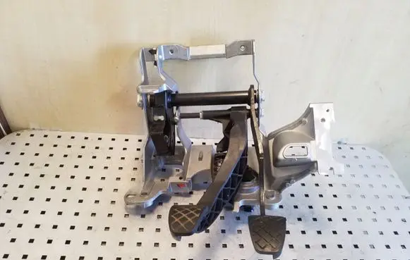 Audi A5 Sportback 8TA Pedal assembly 8K2721140A 8K2721117