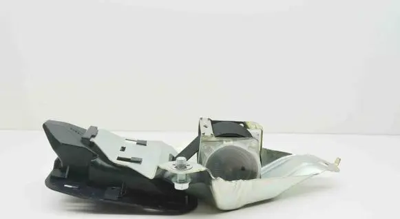 Middle seatbelt (rear)