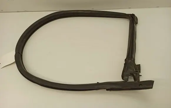 Ford Mustang IV Front door rubber seal 