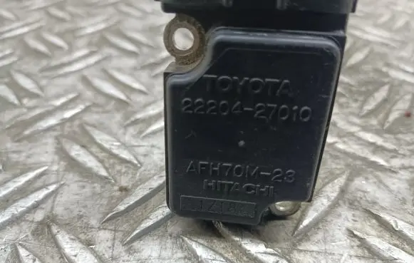 Toyota Corolla E120 E130 Mass air flow meter 2220427010