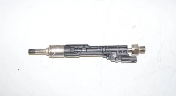 BMW X1 E84 Fuel injector 7639994 13647639994