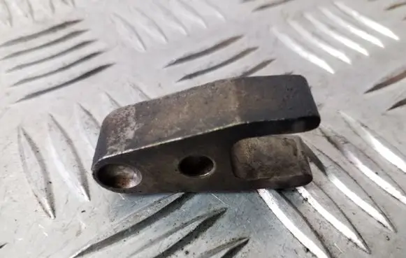 Mercedes-Benz R W251 Fuel Injector clamp holder