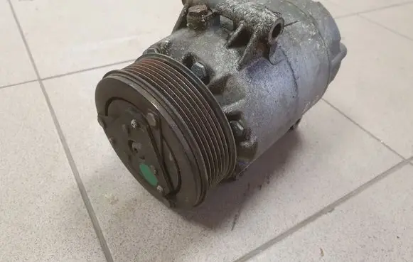 Renault Espace - Grand espace IV Air conditioning (A/C) compressor (pump) 8200678506